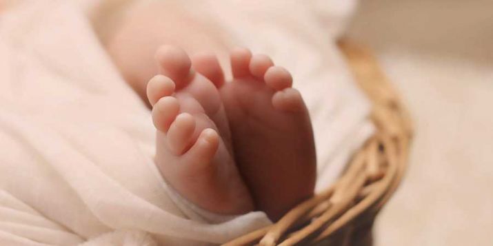 Mother throws baby from hospital window