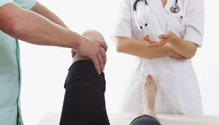 knee implant cost