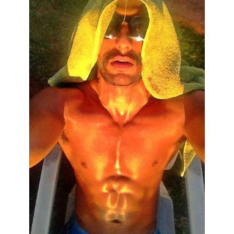 Ranveer Singh Shares Shirtless Picture And Flaunts His Toned Body While Battling Heat In Uk