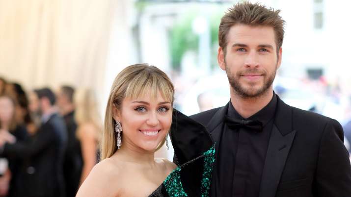 If You Weren T Sure Miley Cyrus And Liam Hemsworth Were Back Together Check Out Her Ring Photos Miley Cyrus Engagement Ring Engagement Rings Rings