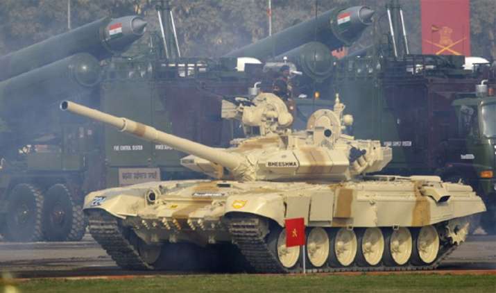 Barrel of T-90 battle tank explodes during practice session