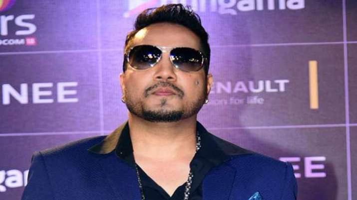 'Mika Singh Night' in Karachi had ISI officials, D-family