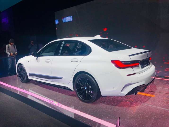India Tv - BMW 3 Series side stance India Tv - BMW 3 Series side stance
