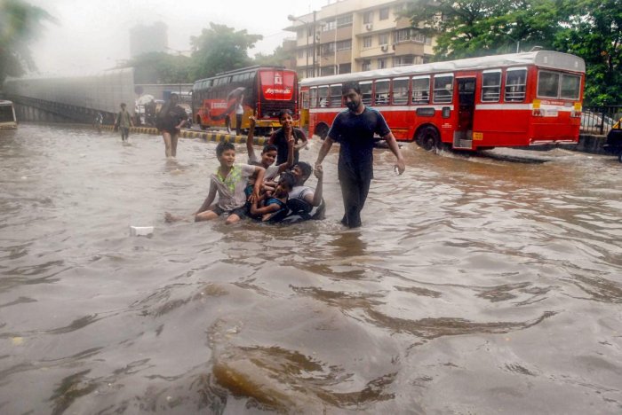 Mumbai Rains: Heavy flooding in Thane, Borivali, Mulund, Dahisar, Vile ...