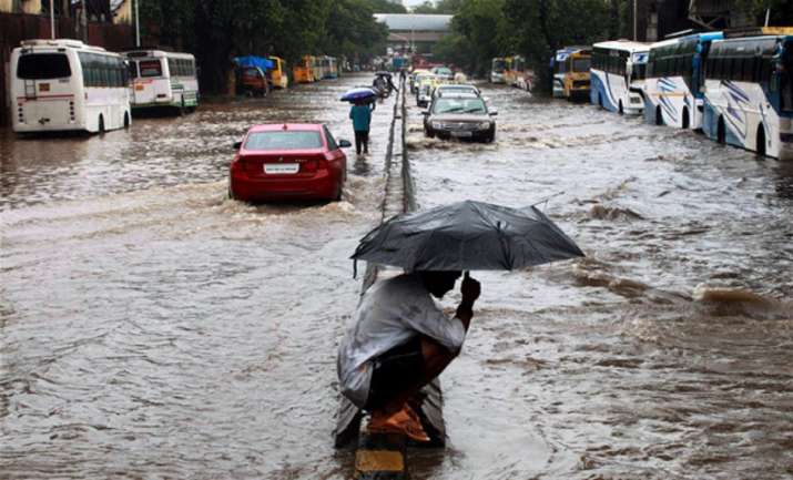 Heavy rains lash large parts of country; situation grim in Maharashtra,  Karnataka | HIGHLIGHTS OF THE DAY | India News – India TV