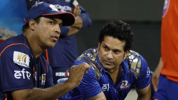 India Tv - Robin Singh is currently serving as the batting coach of MI
