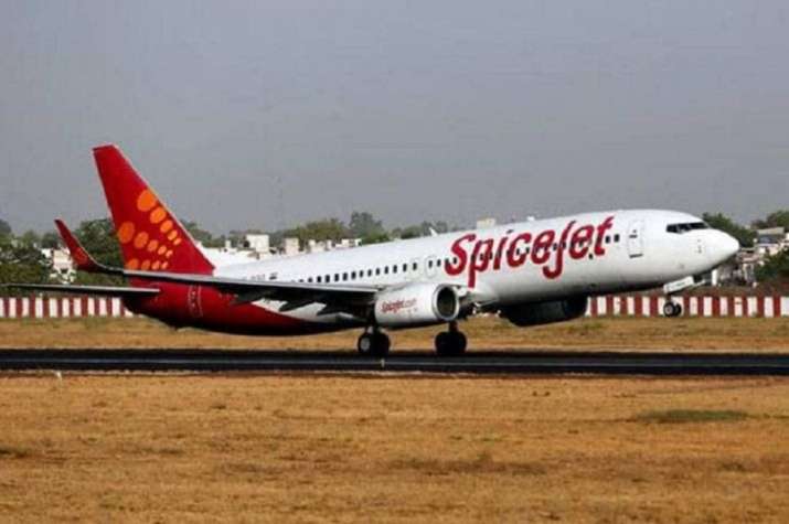 Spicejet crew falls down during push-back in Mangaluru
