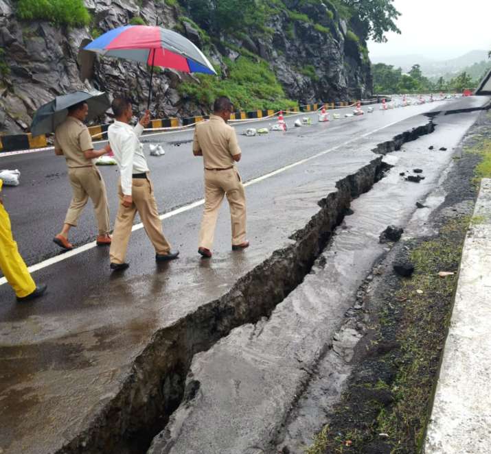 Kerala CM seeks army help as rains claim 8 lives, Rahul Gandhi offers ...