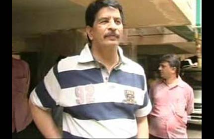 Former 'encounter cop' Pradeep Sharma joins Shiv Sena