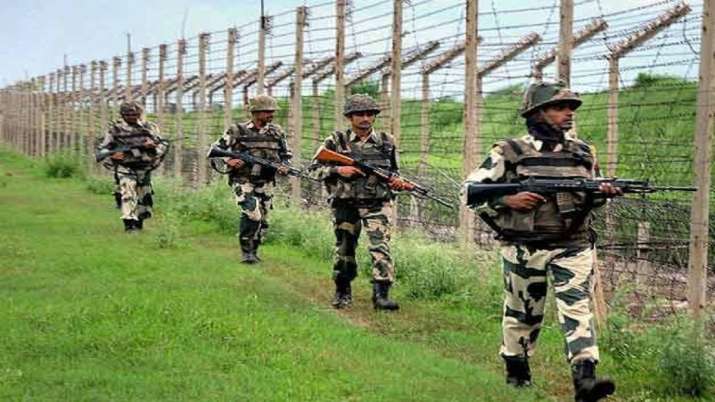 Senior officers visit shelling-hit villages along LoC in