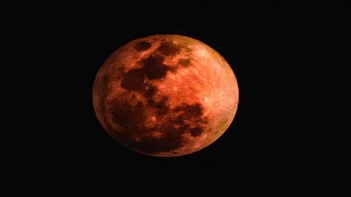 Devotees pray to Moon God to get back Vikram lander's