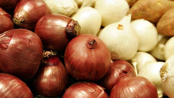 In Lucknow, a man robbed of his Onion, tomatoes and garlic