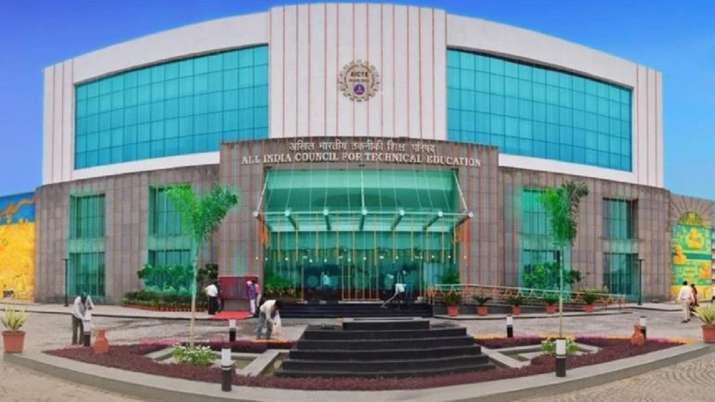 Allow student entrepreneurs with short attendance to sit for exams: AICTE to engineering colleges