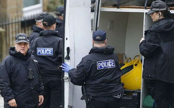 39 dead bodies found in truck container in UK