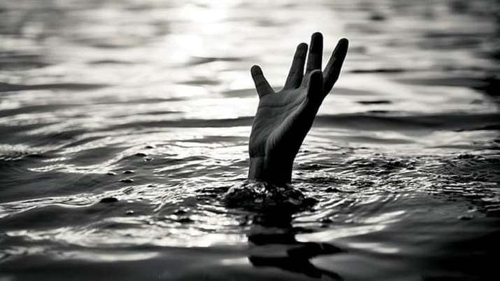 Hyderabad Lake Man Washed Away Second Incident In Four Days India News India Tv