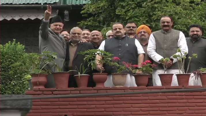 NC delegation meets Farooq Abdullah at his residence