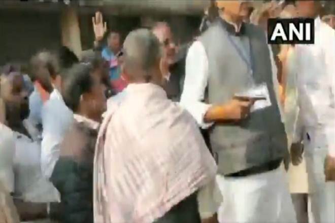Video: Congress candidate brandishes gun in Palamu, clashes