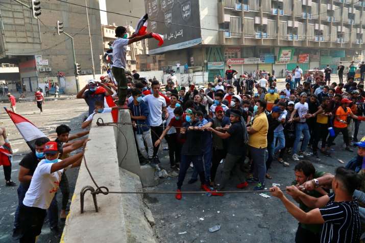 Biggest Protests In Iraq Since Saddam Hussein Death Toll Rises To 319 Over 15 000 Injured World News India Tv