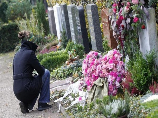 80 headstones vandalised at Jewish cemetery in Denmark |