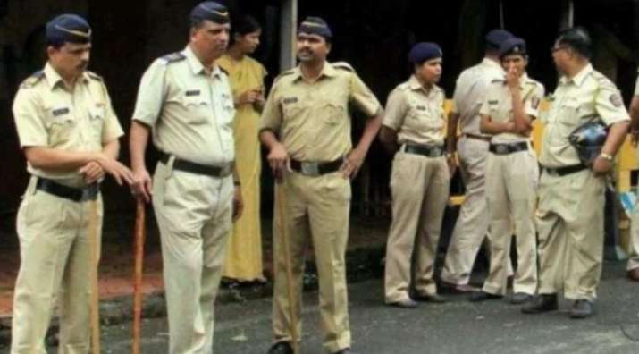 3 policemen in UP siphons off Rs 12 lakh seized from