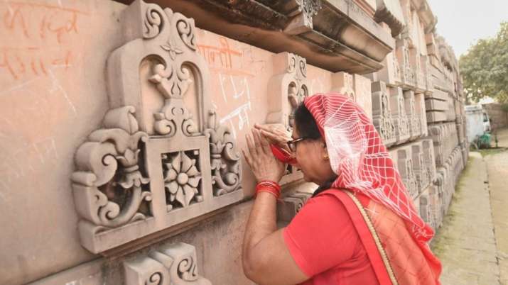 Inside the lanes of Ayodhya, Harmony prevails between Hindus and Muslims 