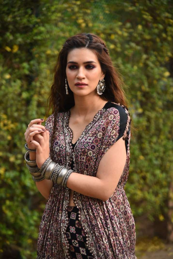 Kriti Sanon Cute Girl Photo Beautiful Indian Actress Kriti Sanon Hot Hot Sex Picture