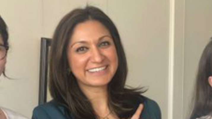 Pakistani-American journalist Amna Nawaz selected to moderate US