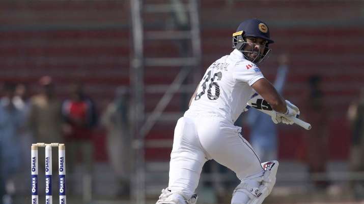Sri Lankan batsman Dinesh Chandimal hits boundary against