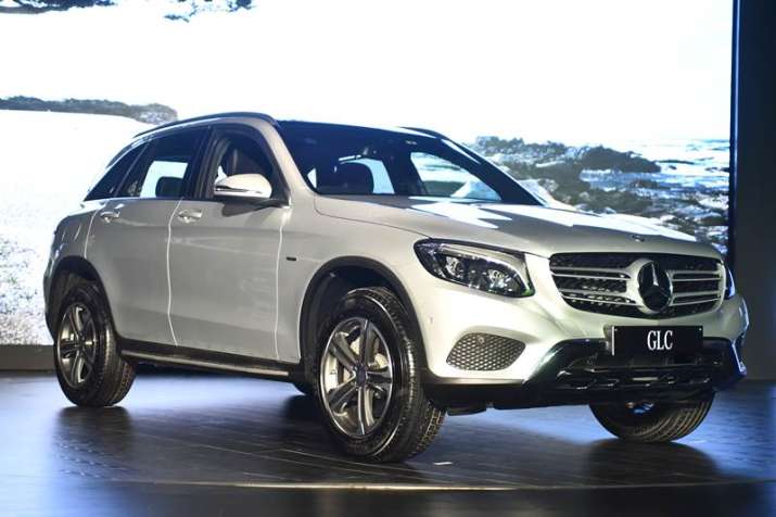 Mercedes Launches Suv Glc In India Price Starts At 52 56 Lakh Mercedes News India Tv