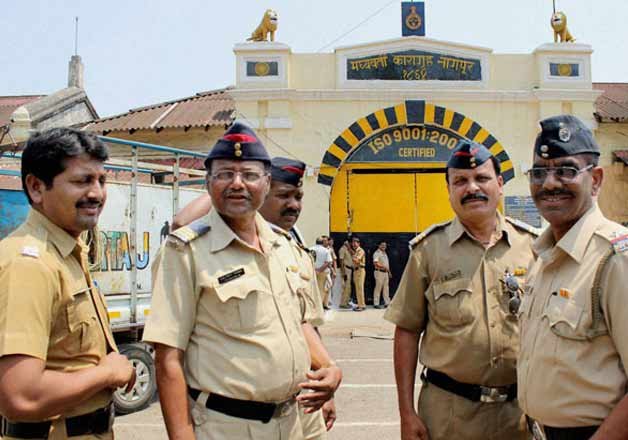 Nagpur police takes lead in girl safety, announces drop facility for stranded women at night