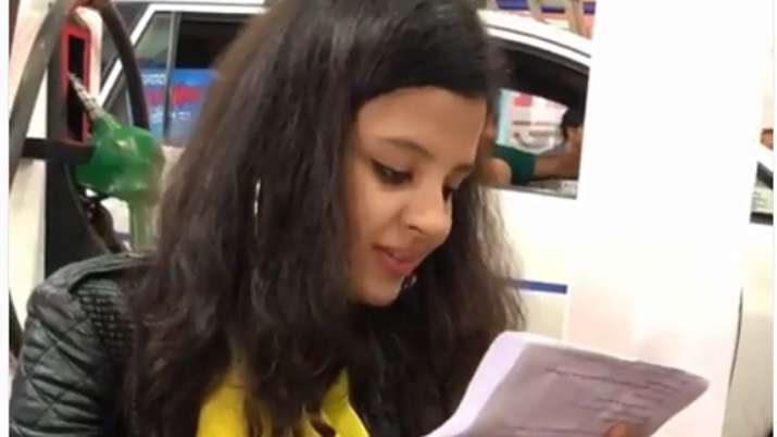 Watch Ms Dhoni Shares Throwback Video Of Wife Sakshi Struggling
