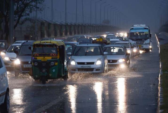 Delhi wakes up to heavy rains, thunderstorms; dip in temperature likely | India News – India TV
