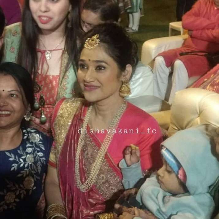 Disha Vakani Aka Dayaben Of TMKOC Spotted With Her Cute Angel At A