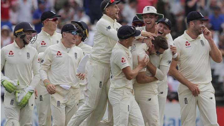England celebrate the wicket of Dean Elgar during South