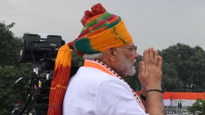 PM Modi sports saffron 'bandhej' turban on 71st Republic Day: A look at ...