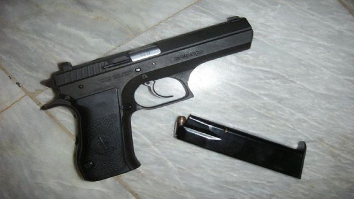 Man carrying pistol nabbed at Jamia metro station