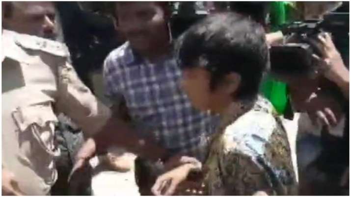 Woman detained in Bengaluru for holding ''Kashmir Mukti,..., Muslim Mukti.." placard