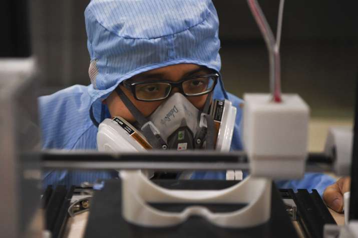Virus infects more than 1,700 health workers in China, 6 die