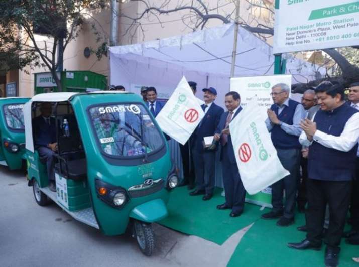 Delhi Metro launches 250 new e-rickshaws at 12 stations.