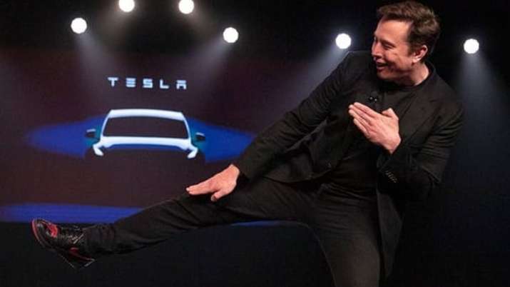 Tesla Founder Elon Musk Reveals He S A Year Old Vampire Netizens Say We Knew It