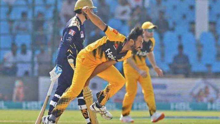 Fast bowler Wahab Riaz in action in PSL
