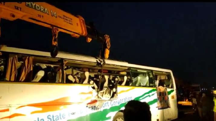 India Tv - 19 dead in Tamil Nadu as Bengaluru-Ernakulam bus meets with accident
