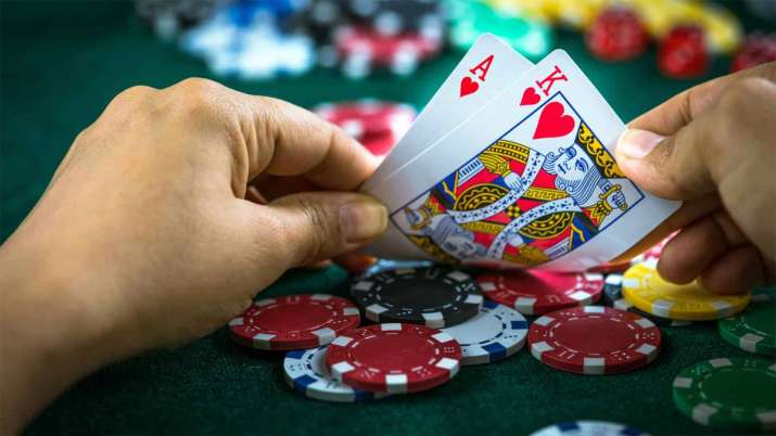 Maharashtra : Matka den busted in Jalna; six held