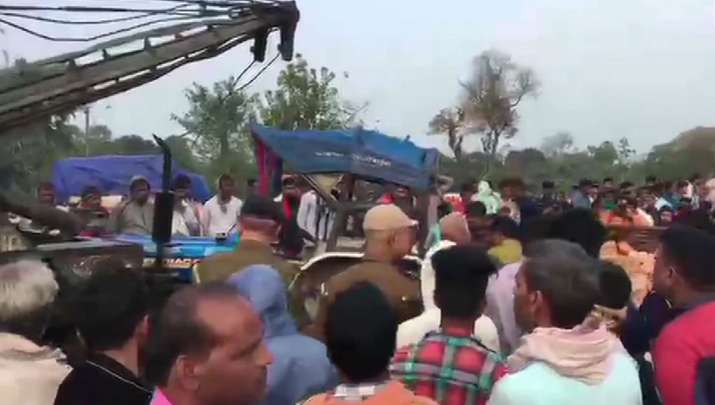 11 killed, 4 injured as SUV collides with tractor on NH-28