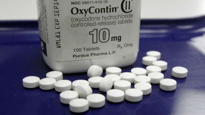 Doctor gives illegal drugs to patients