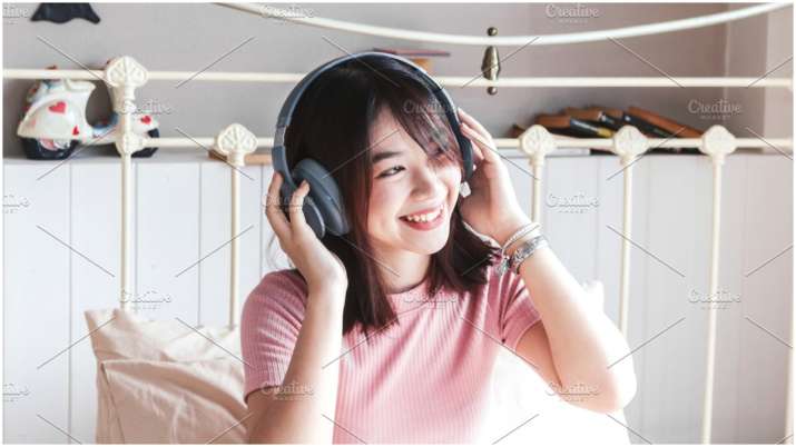 Listening to music 30 mins a day good for heart, finds study