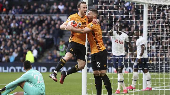 Wolverhampton Wanderers' Diogo Jota, center left,