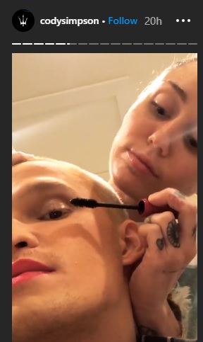India Tv - Lockdown diaries: Miley Cyrus does boyfriend Cody Simpson's make-up