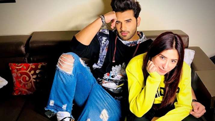 Is Paras Chhabra's new post about long-distance relationship about Mahira Sharma? Hashtag #Pahira su