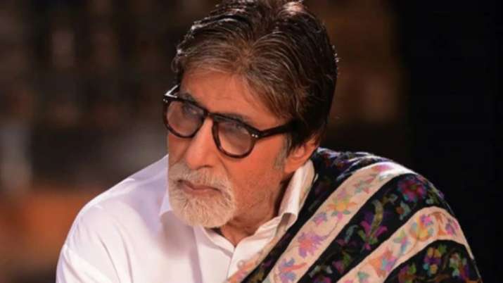 Amitabh Bachchan shares 'news of the hour', a bat enters his home ...
